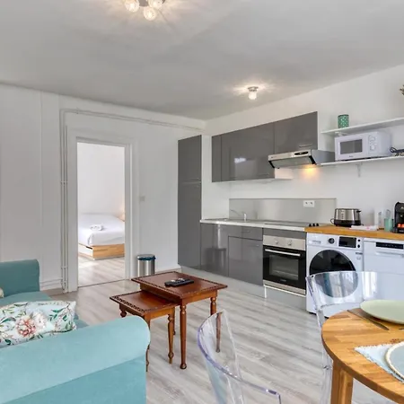 Camille Joli Centre *