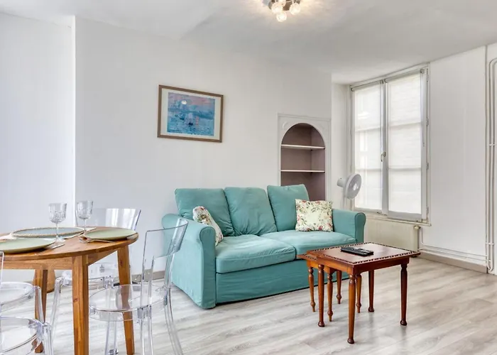 Camille Joli Centre Руан